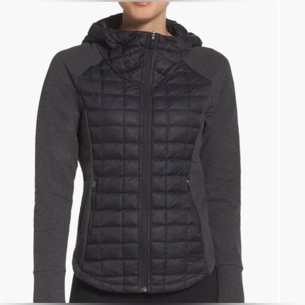 The North Face Endeavor Thermoball Jacket Puffer Activewear Running Workout